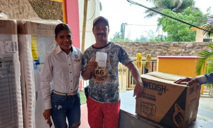 Ozuluama: Entrega de varios productos agropecuarios a bajo costo