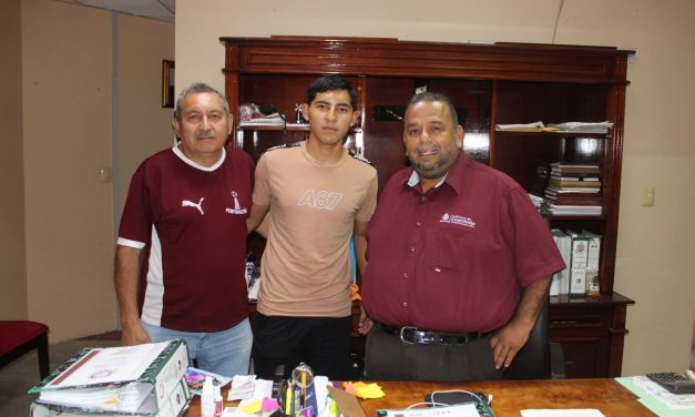 Coatzintla: Joven Coatzinteco va a la Sub 18 del Club Toluca agradece apoyo del alcalde