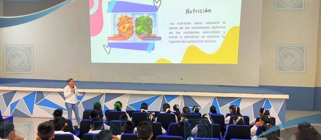 Tantoyuca: Interesantes conferencias ofrecen a estudiantes por el cuidado de la salud