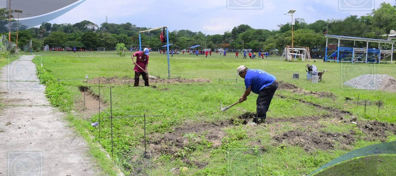Tantoyuca: Mejoran servicios en campo deportivo con obras de beneficio social