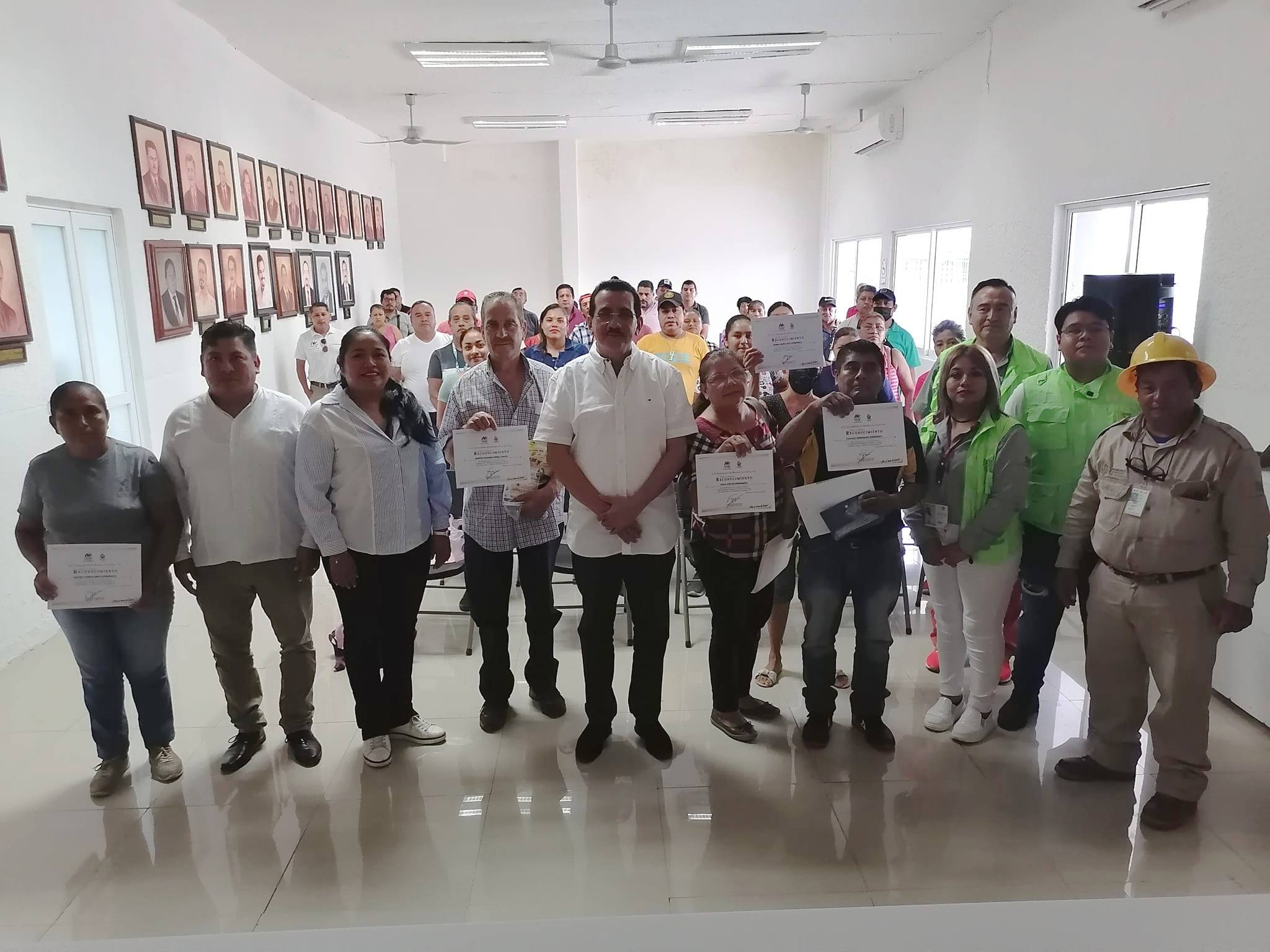 Martínez de la Torre: Capacitación a comerciantes