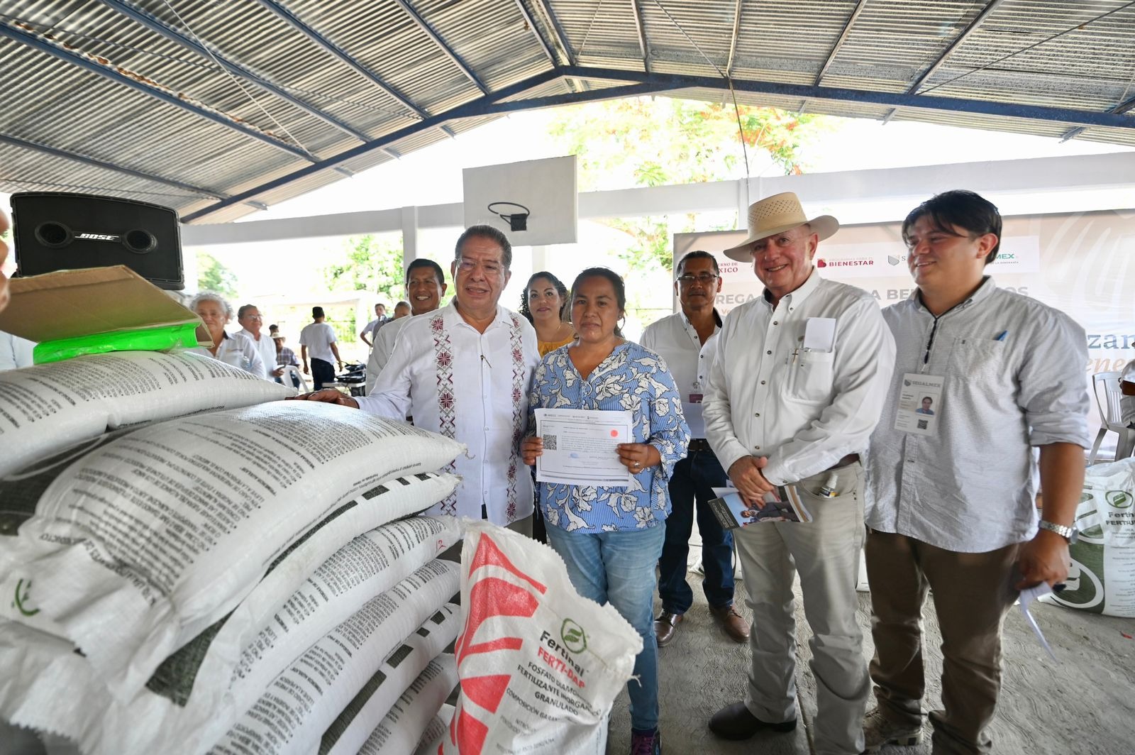 PRODUCTORES DE TUXPAN RECIBIERON MAS DE 255 TONELADAS DE ABONO DEL «PROGRAMA FERTILIZANTES PARA EL BIENESTAR «