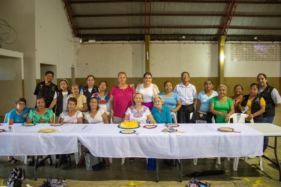 Chontla: Featejamos a las cumpleañeras del grupo INAPAM