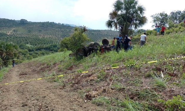 Luto en comunidad rural: Tractor aplasta a trabajador agrícola en Castillo de Teayo