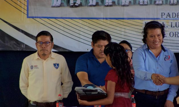 Mecatlán: Clausura de Ciclo Escolar de la Escuela Primaria Estatal José Maria Morelos y Pavón
