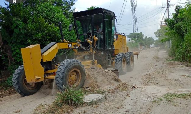 Martínez de la Torre: Ayuntamiento nivela y mejora calles en la colonia La Esperanza