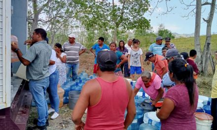 Álamo: Reparto gratuito de agua purificada y líquido potable en la comunidad de Alfredo V. Bonfil