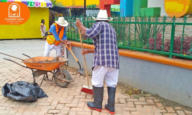 Trabajos de mantenimiento y limpieza en la zona centro de Filomeno Mata para preservar nuestros espacios públicos