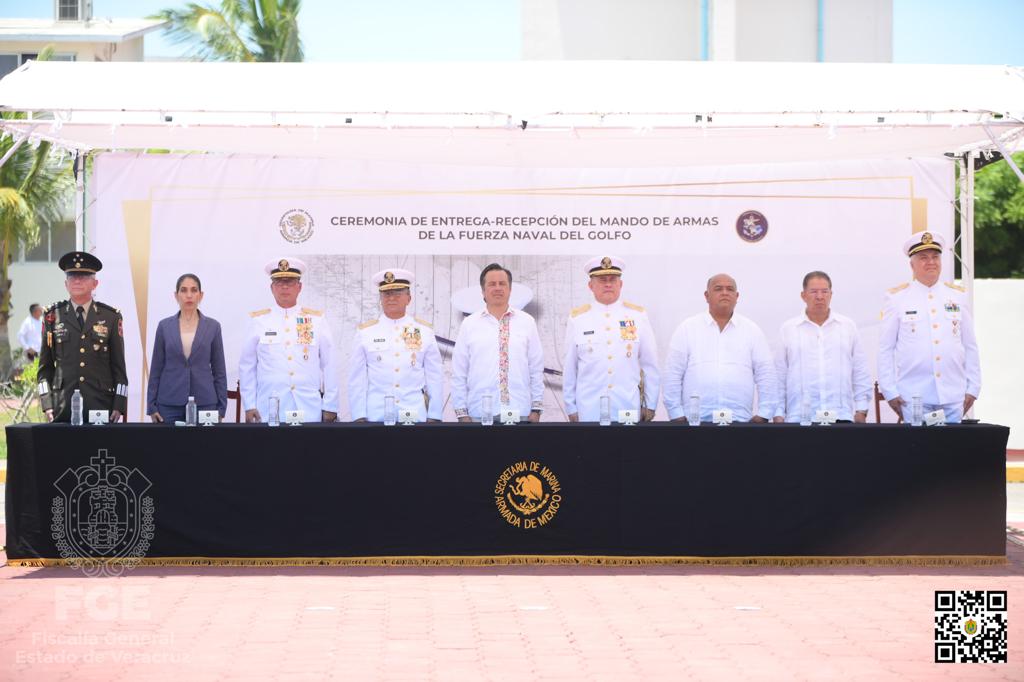 Fiscal general asiste al cambio de comandante de la fuerza naval del golfo