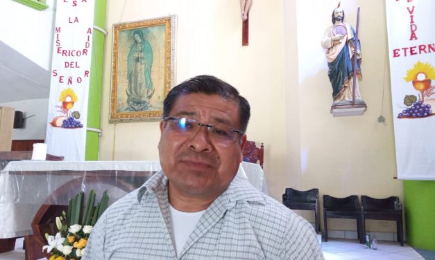 Padre Samuel Juárez se despide de la comunidad de Álamo tras once años de servicio en la iglesia San Judas Tadeo