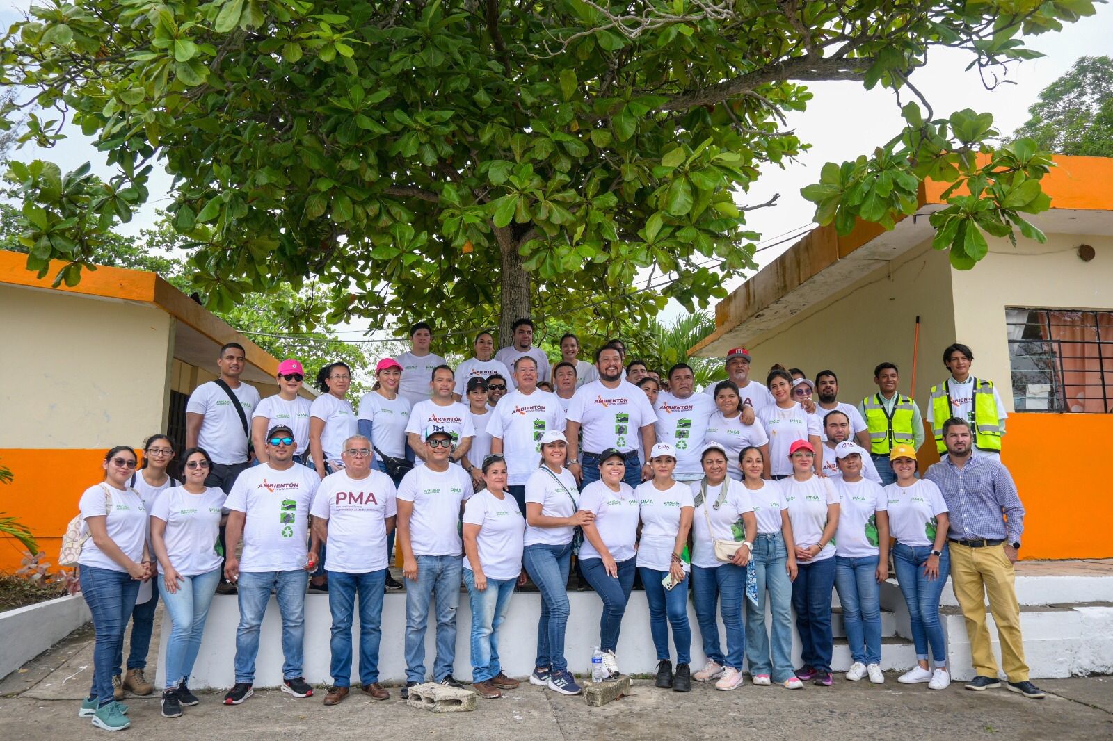 Tuxpan: Se realizó “Tequio” en la Escuela Primaria General Lázaro Cárdenas, de la comunidad Banderas