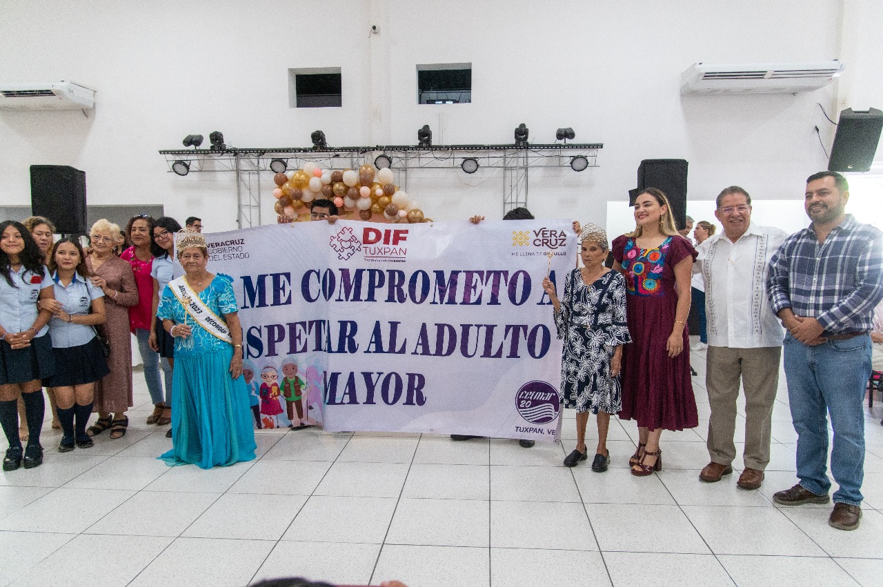 Tuxpan: Emotivo festejo a las abuelitas y abuelitos