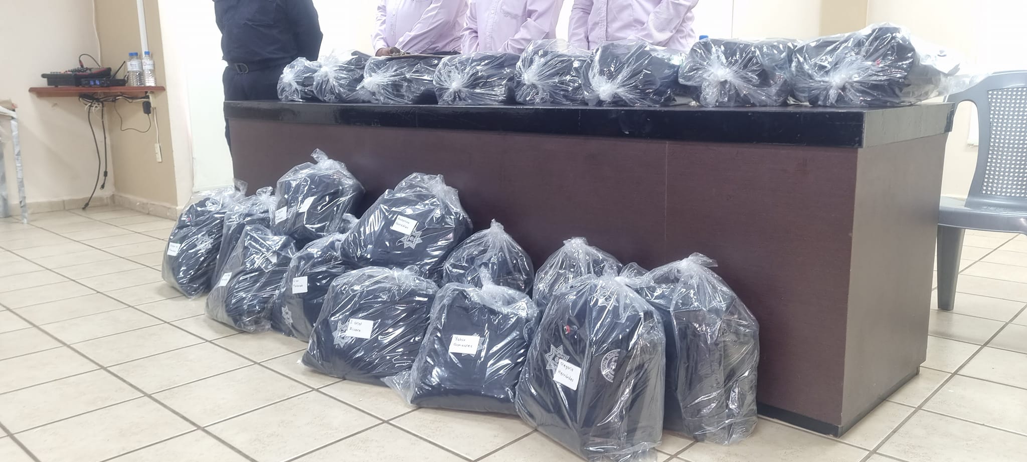 Ozuluama: Entrega Alcalde uniforme a Policía Municipal