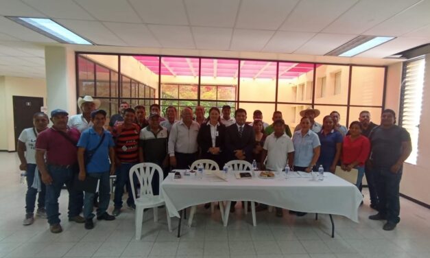 Reunión de CFE, agentes municipales y autoridades de Coatzintla