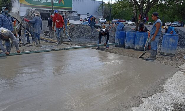 Cerro Azul: Avanzan los trabajos de pavimentación en la Calle Abundio Juárez