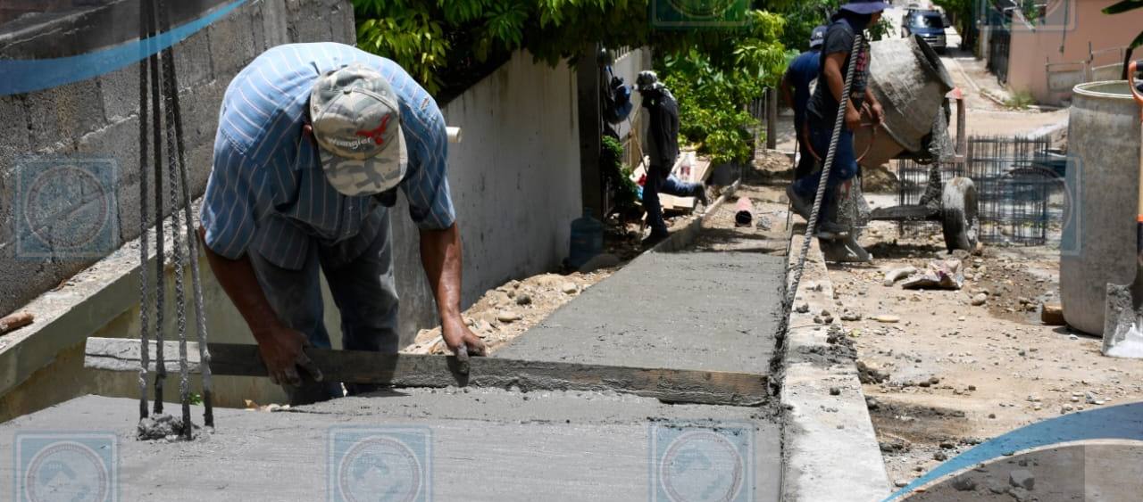 Tantoyuca: Sin detenerse obras de infraestructura urbana en colonias