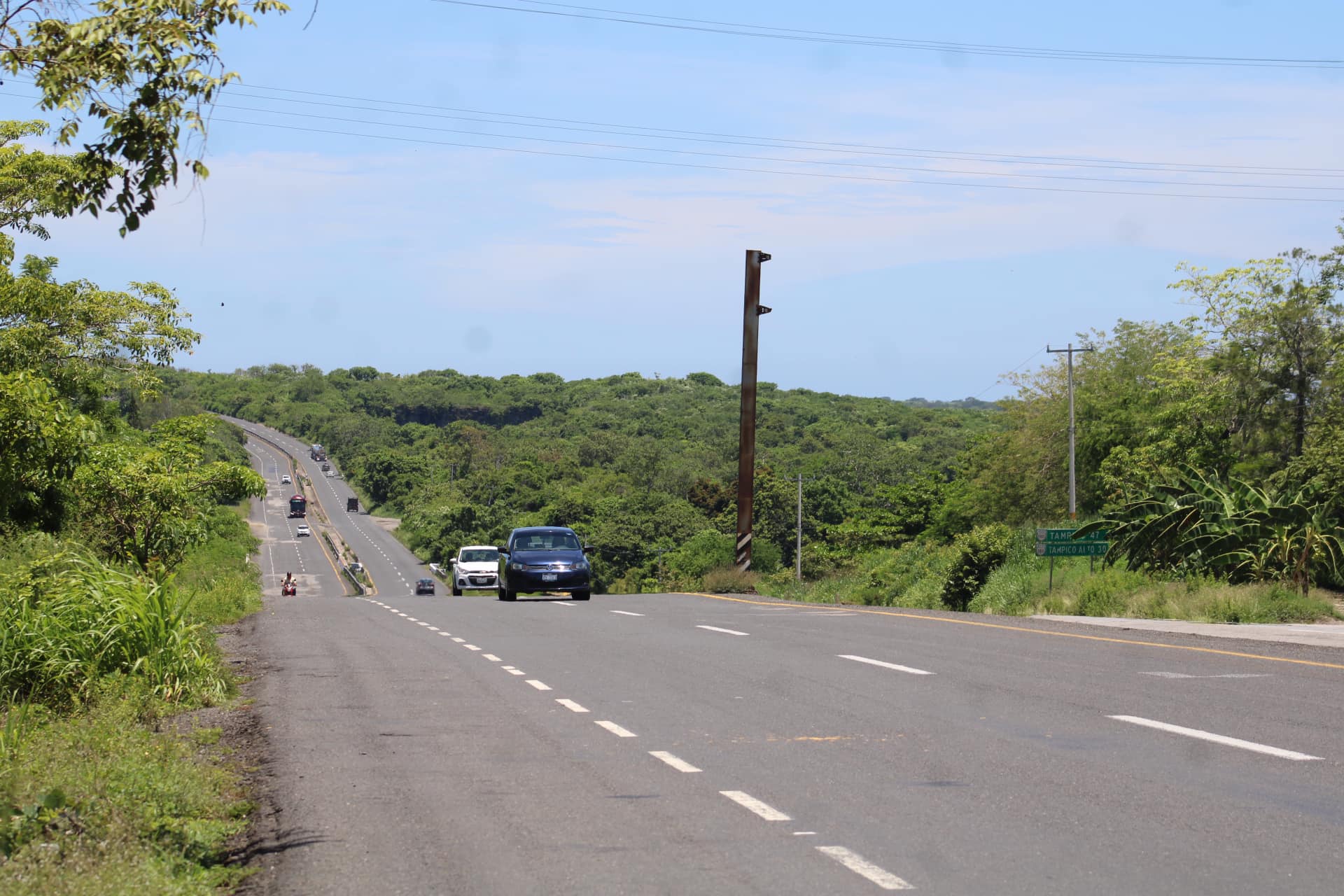 Ozuluama: Continúan los trabajos de construcción en la carretera federal México 180 tramo Ozuluama – Tampico