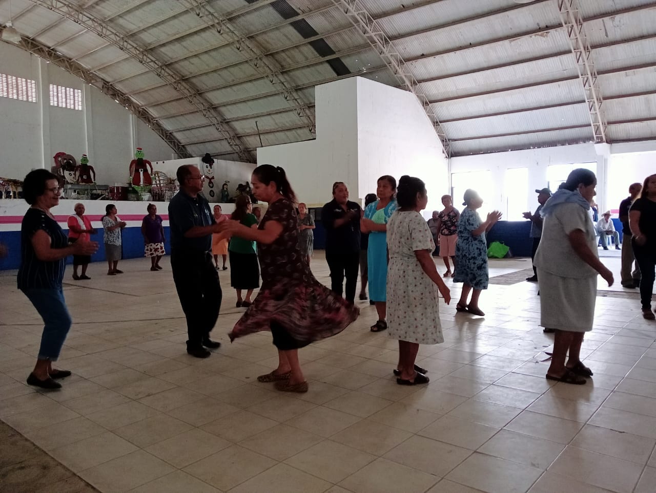Ayuntamiento de Citlaltépetl promueve actividades recreativas y culturales para adultos mayores