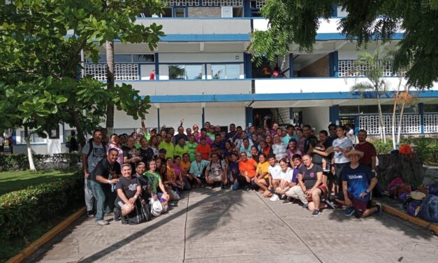 Departamento de Casa de Cultura Municipal de Ozuluama lleva la tradición a través de la danza al Congreso Nacional en Veracruz