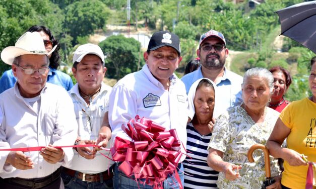 Naranjos: Alcalde inaugura rodamientos de concreto en la comunidad galeana