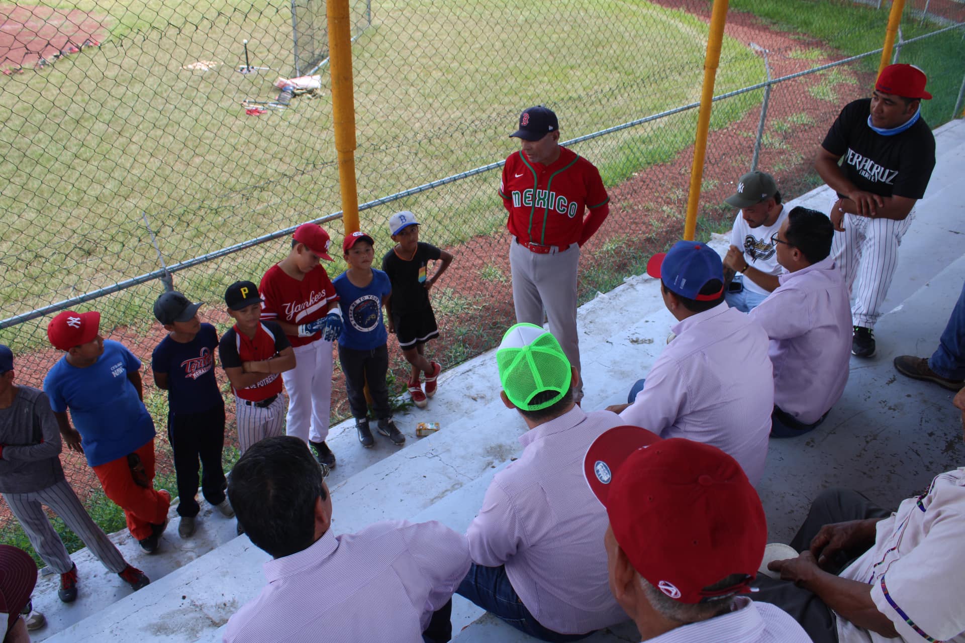 Ozuluama: Inicio Exitoso de Clínicas de Béisbol Municipal