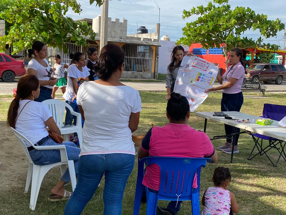 Ozuluama: Exitoso Taller de Diseño de Ceja con Visagismo en el Fraccionamiento Mascareñas