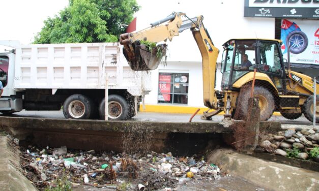 Martínez de la Torre: Sanean caños y arroyos para evitar inundaciones