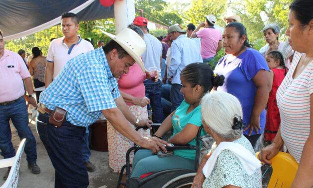 Tempoal: Entrega de Silla de Ruedas en el Gobierno de Néstor Rodolfo Rivera Pérez