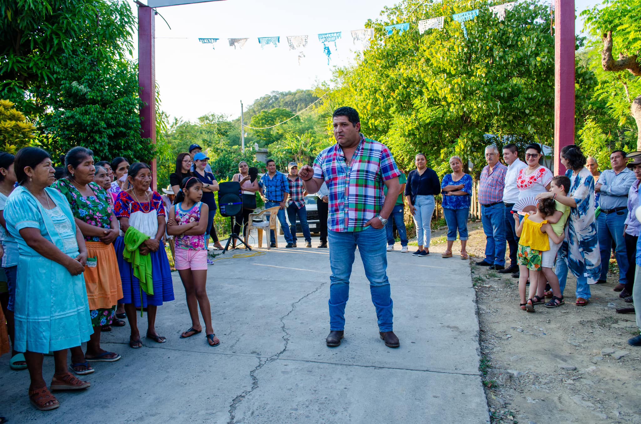Platón Sánchez: Inicio de Obra de Rehabilitación del Pavimento en el Camino de Acceso a Tlalpani