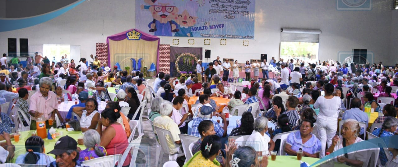 Tantoyuca: Merecido reconocimiento a los adultos mayores brindó el ayuntamiento y el DIF municipal