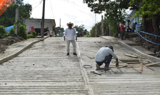 Tepetzintla: «Rehabilitación de drenaje sanitario de la calle Adolfo Ruiz Cortines entre Calle Adolfo López Mateos y calle Carlos Hernández Reyes»