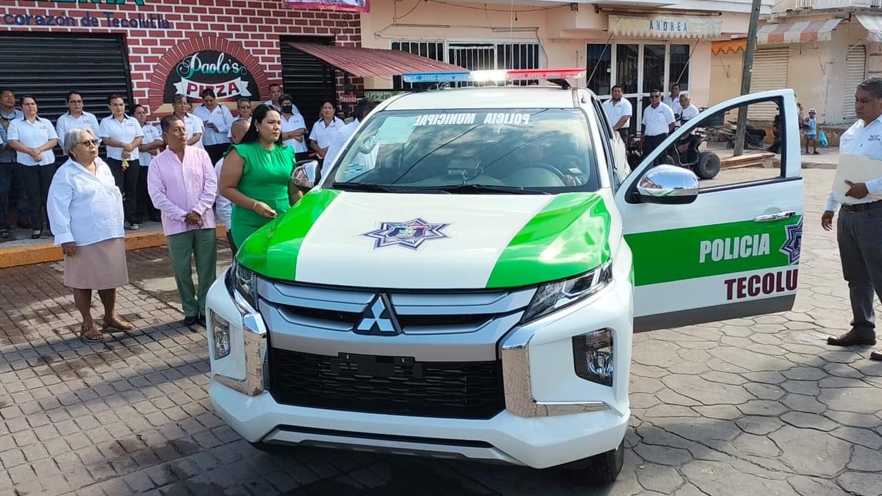 Tecolutla: Entrega de certificados a elementos de la policía municipal