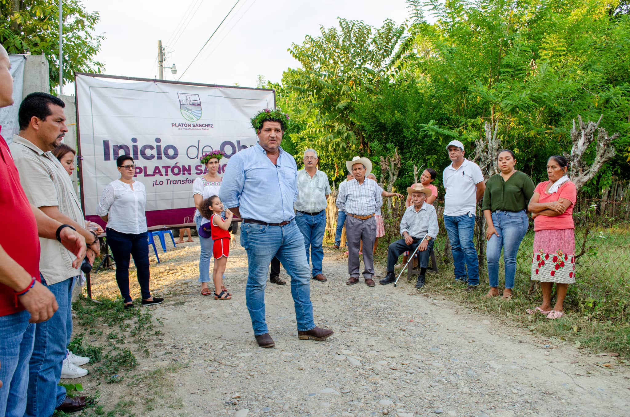 Platón Sánchez: Inicio de Obra de Pavimento Hidráulico en el Callejón Ejidal de la Colonia CUES 2