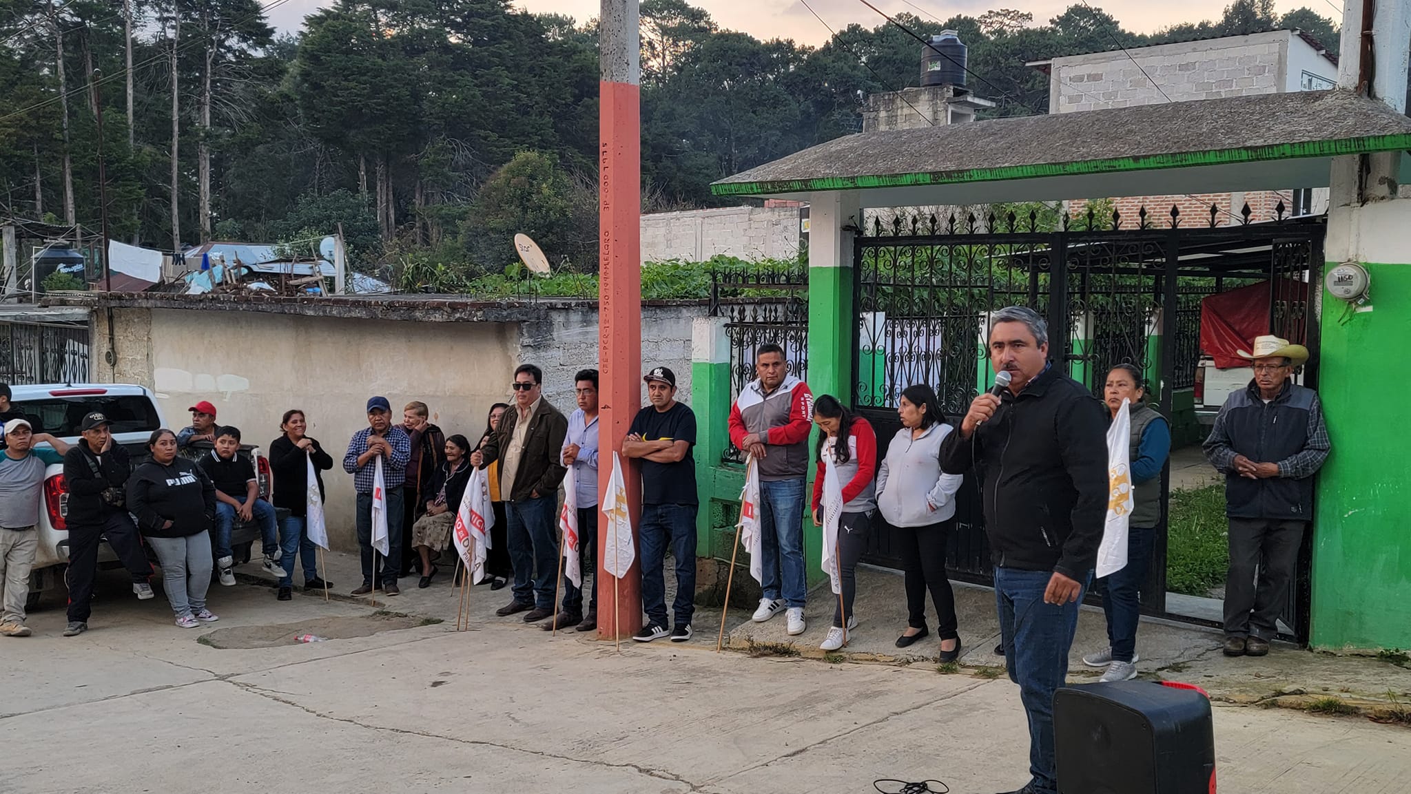 Huayacocotla: «Construcción de pavimentación con concreto hidráulico 3ra. Cerrada Altamirano»