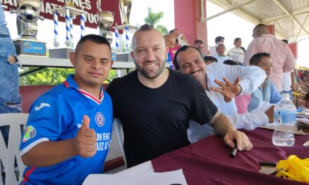 Cazones: Final del Tercer Torneo de la «Liga de Fútbol Premier » la cual tuvo como invitado especial a Vicente José Matías Vuoso