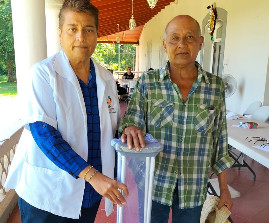 Martínez de la Torre: Entrega de Bastón y Muletas a Personas Vulnerables por el Sistema DIF Municipal