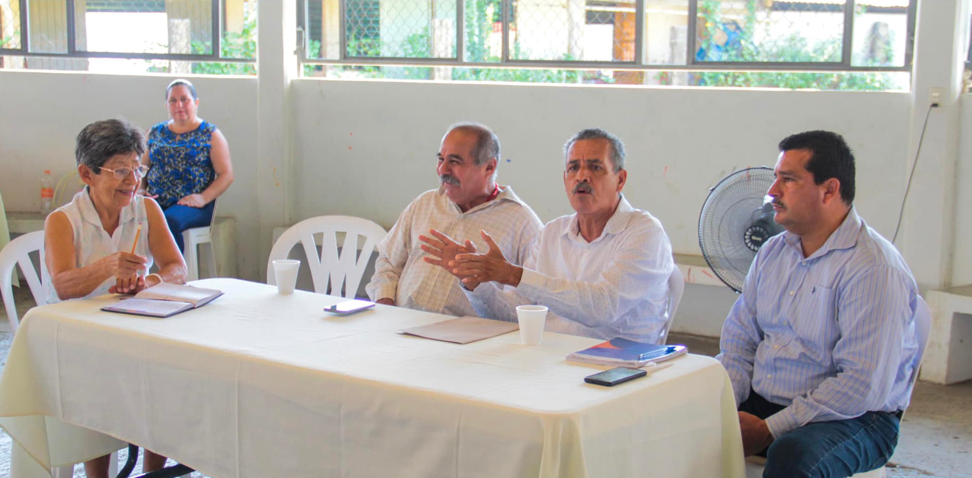 Platón Sánchez: Reunión con Directores de Instituciones Educativas para Promover Proyecto de Bienestar Social