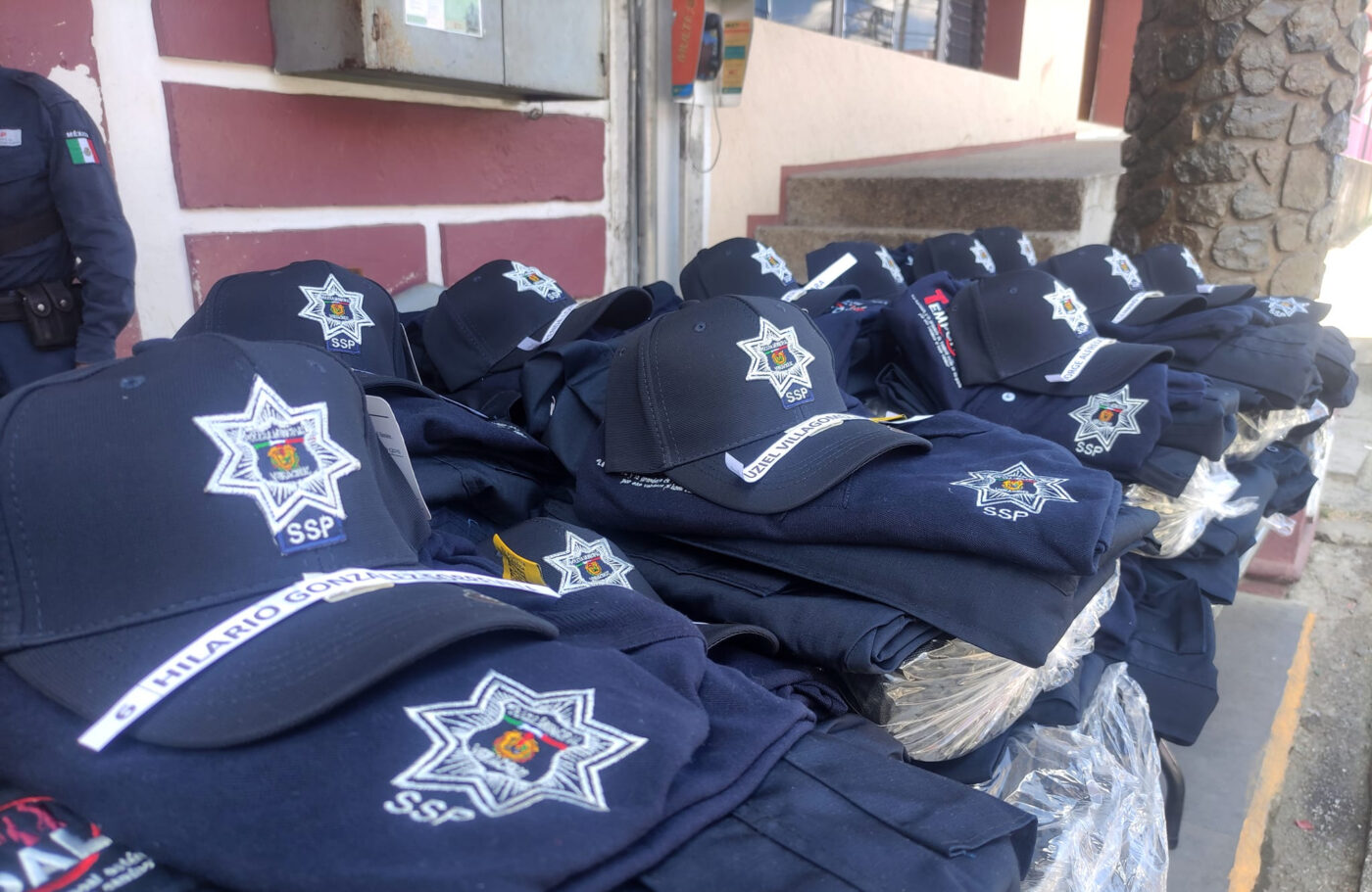 Tempoal: Entrega de Uniformes al Cuerpo Policiaco | Veracruz Norte