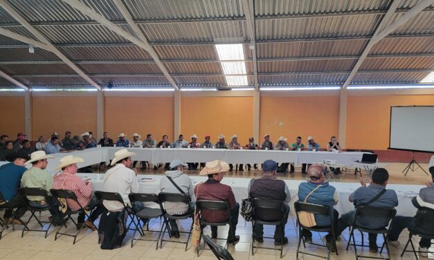 Reunión Productiva con Agentes Municipales y Jefes de Manzanas en Huayacocotla
