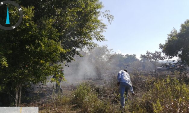 NAUTLA: SE COORDINAN PROTECCIÓN CIVIL, OFICIALÍA MAYOR, BRIGADISTAS, POLICÍA MUNICIPAL Y BOMBEROS DE VEGA DE ALATORRE PARA ATENDER INCENDIO EN LOS EJIDOS DE EMILIANO ZAPATA Y CAMINO REAL