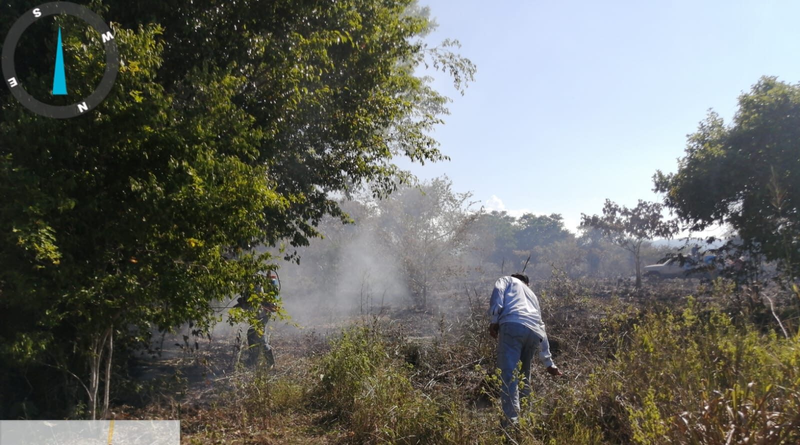 NAUTLA: SE COORDINAN PROTECCIÓN CIVIL, OFICIALÍA MAYOR, BRIGADISTAS, POLICÍA MUNICIPAL Y BOMBEROS DE VEGA DE ALATORRE PARA ATENDER INCENDIO EN LOS EJIDOS DE EMILIANO ZAPATA Y CAMINO REAL
