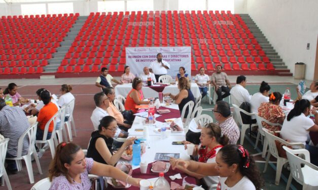 Coatzintla: Directores de Escuelas de la Localidad Se Reúnen para Promover Fiestas y Tradiciones Locales