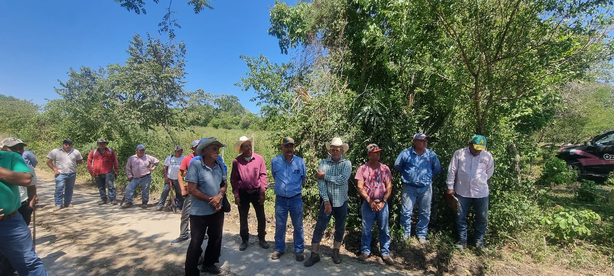 Banderazo de Obra para la Rehabilitación del Camino Los Zavales – La Mina en Ozuluama