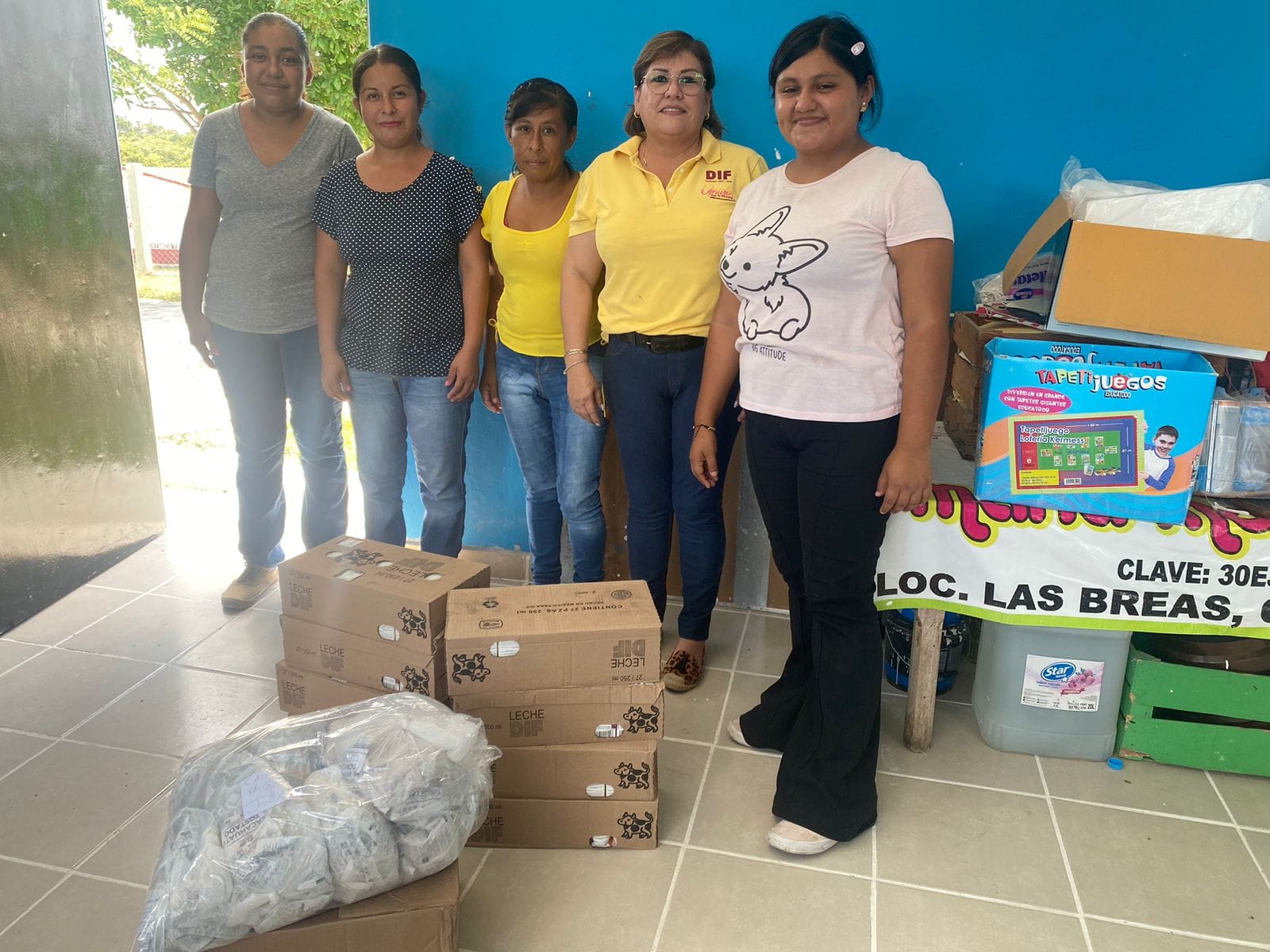 Entrega de Desayunos Fríos en Instituciones Educativas de Ozuluama