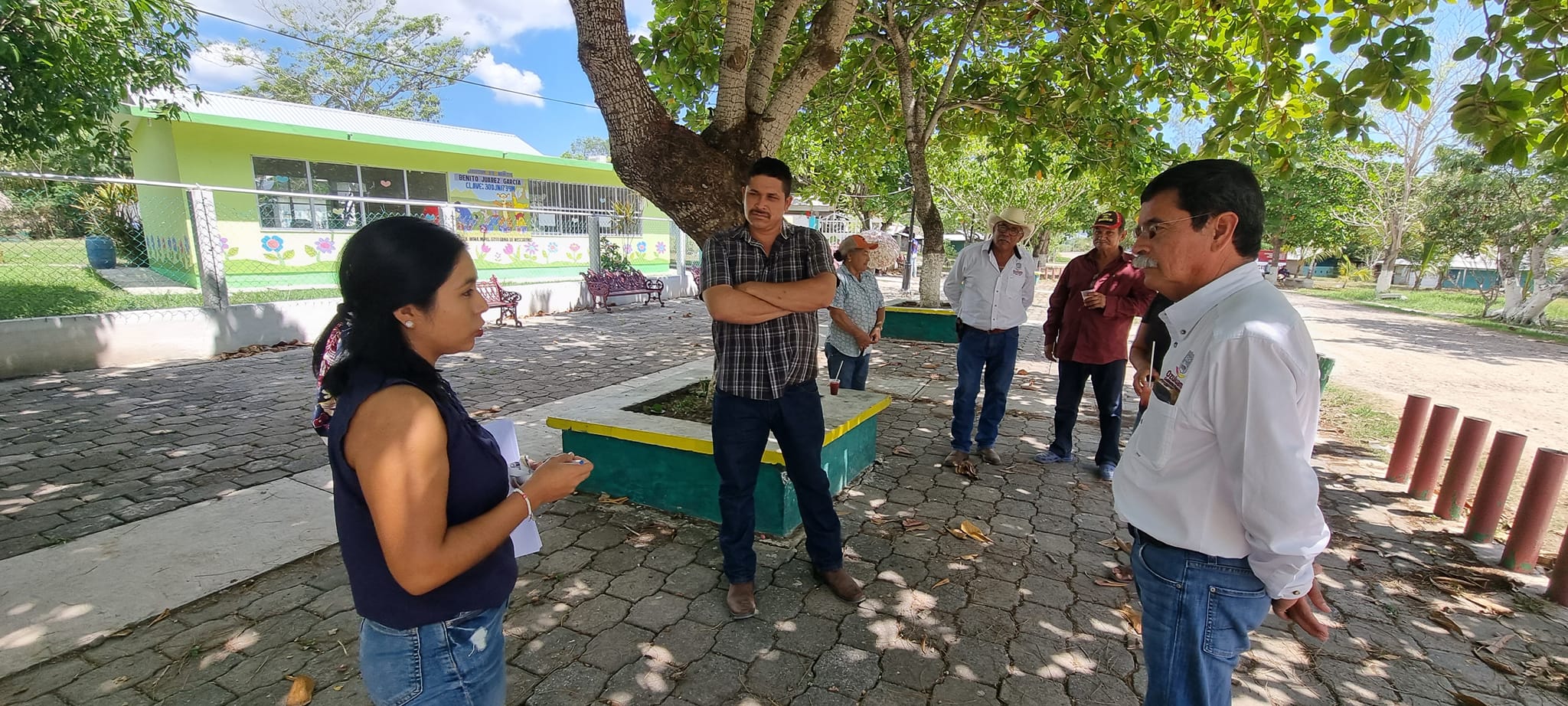 Visita del Presidente Municipal de Ozuluama de Mascareñas a la Escuela Primaria Jaime Torres Bodet en La Mina