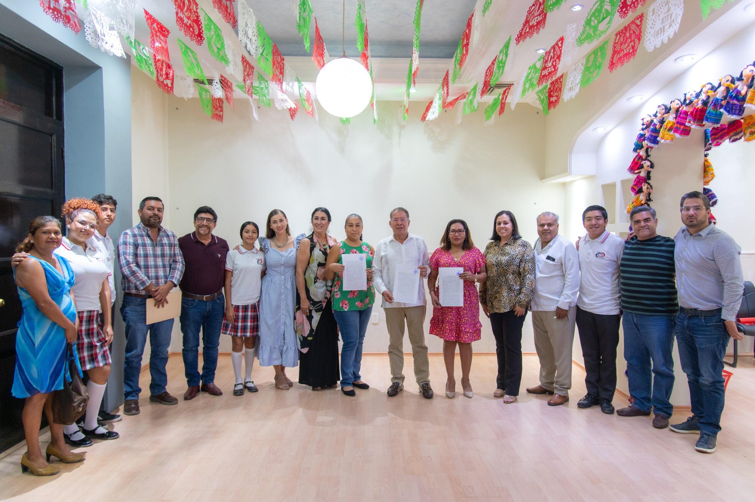Gobierno de Tuxpan ha impulsado la escrituración de 32 planteles educativos
