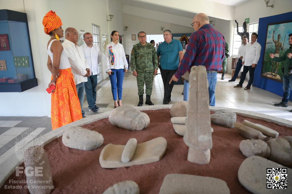 FGE informa la detención en flagrancia de dos personas que se ostentaban como policías federales ministeriales en un falso retén