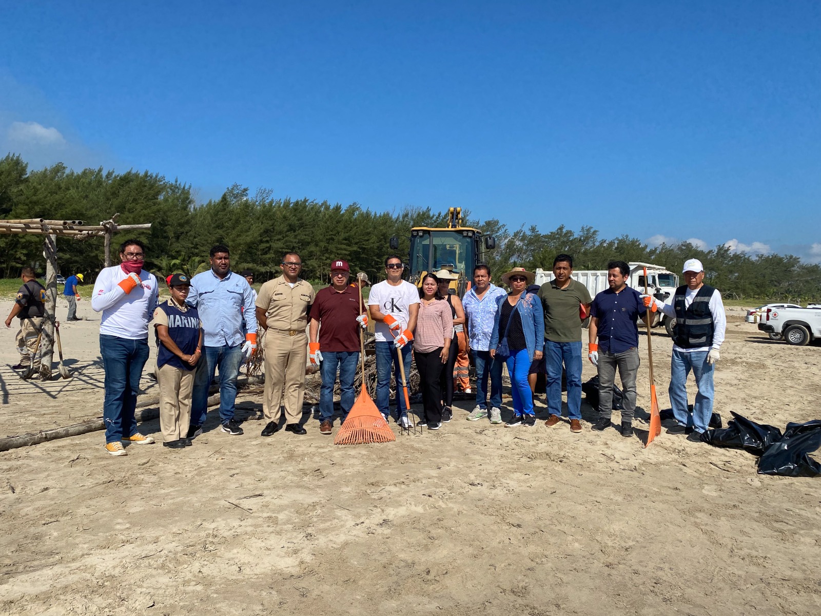 Tuxpan: Se realizó limpieza de playas en Barra Galindo