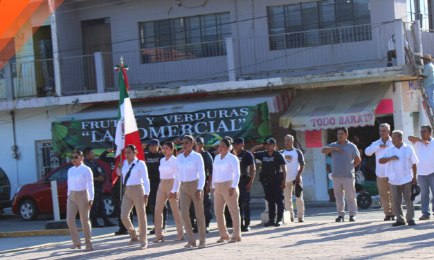 Tuxpan: En Lunes Cívico se conmemoró el Día Internacional de la No Violencia