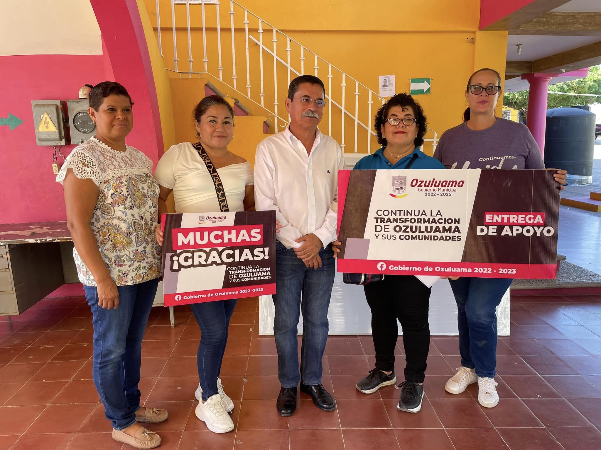 Entrega de Apoyos a Instituciones Educativas de Ozuluama de Mascareñas